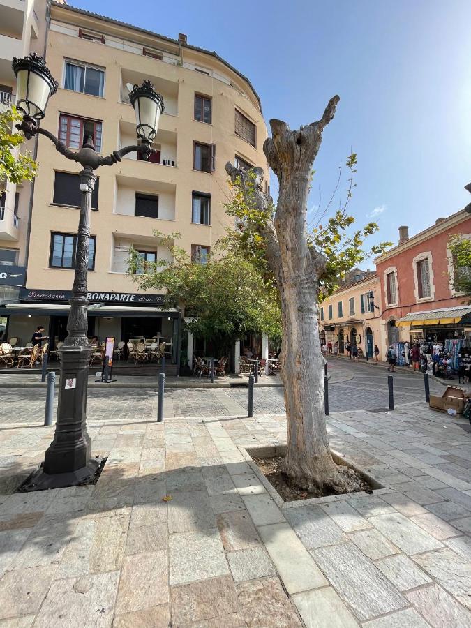 Calvi City Center: Beach View Retreat with Mountain Panorama Exterior photo